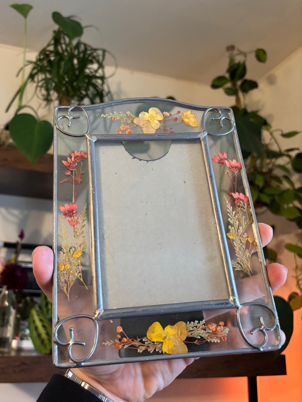 EUC Vintage Floral 5x4 Picture Frame | Glass with Pressed Flowers | Metal Border